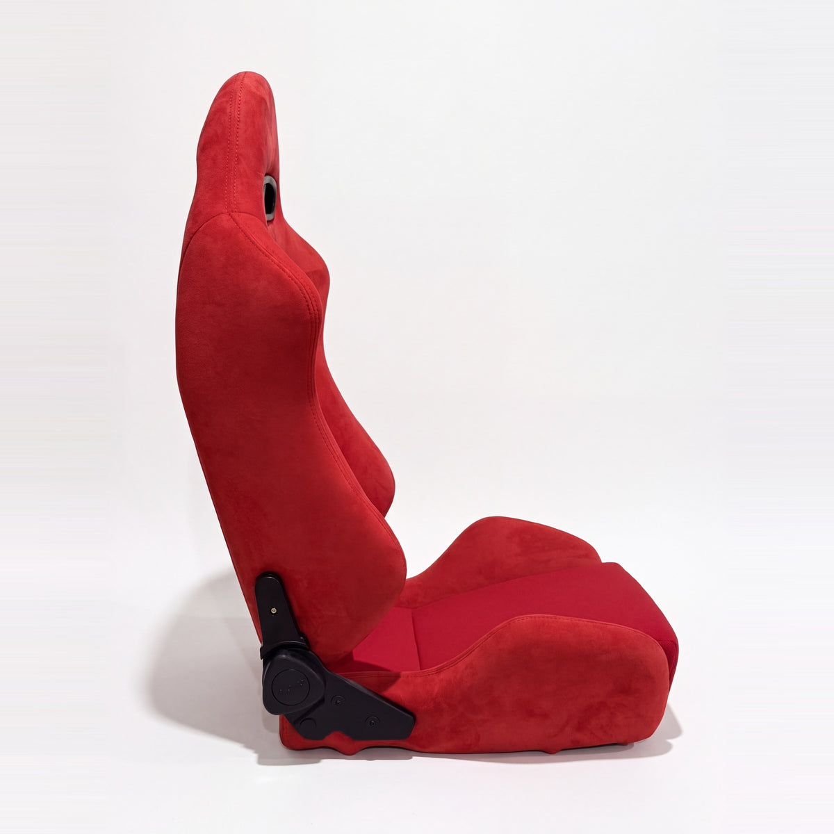 SR4 style bucket seat in red, side profile
